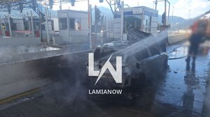 Αυτοκίνητο τυλίχθηκε στις φλόγες στα διόδια Τραγάνας, στην Εθνική Οδό Αθηνών - Λαμίας