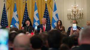 Πλάνα από τον εορτασμό της 25ης Μαρτίου παρουσία Τραμπ και Γκιλφόιλ