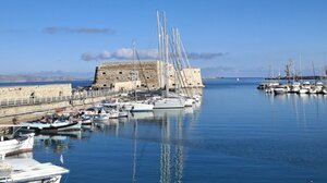 Πρόβλημα σε ρυμουλκό στο Ηράκλειο - Μπλέχτηκαν λάστιχα στην προπέλα