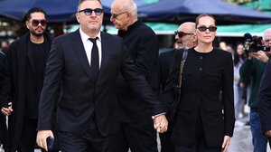 Το τελευταίο αντίο στην εμβληματική Μαρινέλλα - Πλήθος κόσμου στο λαϊκό προσκύνημα