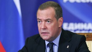 Μεντβέντεφ: Ο Γ' Παγκόσμιος Πόλεμος μπορεί να ξεκινήσει ανά πάσα στιγμή, αν ο Τραμπ συνεχίσει την παράλογη πορεία του