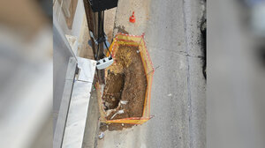 Οδός Ακρωτηρίου: Λακκούβα - γίγας «χάσκει» εδώ και 1,5 μήνα