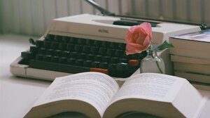 Η ποίηση αλλιώς: Ένα quiz για δημιουργούς και στίχους 💌