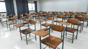 Κοιμούνται σε αυτοκίνητα, τρέφονται από συσσίτια: Οι εκπαιδευτικοί παλεύουν, πλέον, για την αξιοπρέπειά τους!