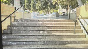 Δύσκολη και επικίνδυνη η πρόσβαση στο κοιμητήριο Αγίου Κωνσταντίνου για ΑμεΑ