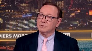 Ο Κέβιν Σπέισι κατέληξε σε συμφωνία με τρεις άνδρες που τον κατηγορούσαν για σεξουαλική κακοποίηση