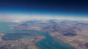 Πόσο στενά είναι τελικά τα Στενά του Ορμούζ για τη μικρομεσαία επιχειρηματικότητα;