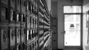 Πήγε στη θυρίδα να πάρει το δέμα με την κάνναβη, αλλά τον περίμενε... η Δίωξη