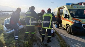 Μετωπική σύγκρουση με τρεις τραυματίες στην είσοδο της Λαμίας