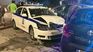 Σοβαρό τροχαίο με περιπολικό και 3 ακόμα αυτοκίνητα στη Λάρισα