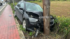 Σοβαρό τροχαίο στο κέντρο του Αργους: ΙΧ «καρφώθηκε» σε κολώνα της ΔΕΗ, δείτε εικόνες