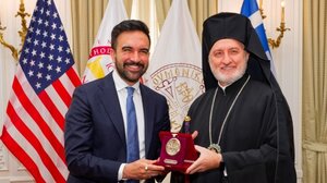 Συνάντηση Αρχιεπισκόπου Αμερικής με τον δήμαρχο Νέας Υόρκης Ζ. Μαμντάνι στην έδρα της Αρχιεπισκοπής