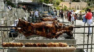 Πάσχα: Από τα 25άρια… σε βροχές και πτώση θερμοκρασίας - Με τι καιρό θα σουβλίσουμε τον οβελία