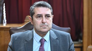 Γιώργος Μυλωνάκης: Σημάδια βελτίωσης της υγείας του – Παραμένει για 3η εβδομάδα στη ΜΕΘ