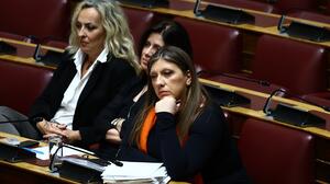Ένταση με Κωνσταντοπούλου στη Βουλή την ώρα που μιλούσε ο Μητσοτάκης