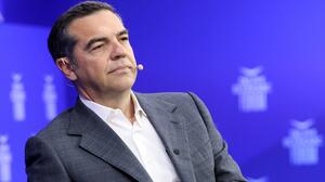 Τσίπρας: προϊόν σε νέα συσκευασία: ένας αρχηγός που θέλει να γίνει πάλι αρχηγός
