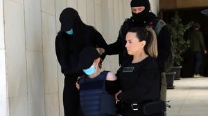 Δολοφονία 27χρονου στον Άγιο Δημήτριο: Δίωξη για υπόθαλψη εγκληματία στον 18χρονο και τις 2 κοπέλες 