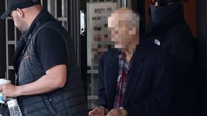 Επίθεση σε ΕΦΚΑ και Πρωτοδικείο: Στη φυλακή ο 89χρονος