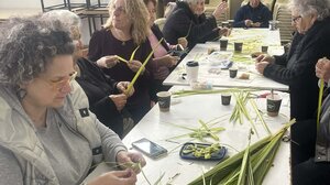 Φτιαχνουν βάγια και λένε τα κάλαντα του Λαζάρου στο Νιπιδιτό για καλό σκοπό!