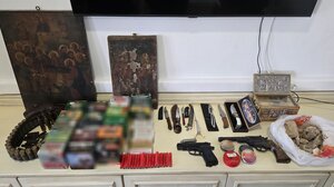 Ηράκλειο: Υπόθεση ενδοοικογενειακής βίας αποκάλυψε οπλοστάσιο - Δείτε φωτογραφίες