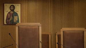 Δίκη για τα βίντεο των Τεμπων: "Έχω δεχτεί πολλές προβολές – Θα δηλώσω αποχή" λέει η Πρόεδρος του Μονομελούς