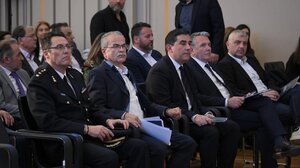 Ο Δήμαρχος Πλατανιά στην τελετή υπογραφής Μνημονίου Συνεργασίας μεταξύ Υπουργείου Κλιματικής Κρίσης και Ελληνικού Δικτύου Ανθεκτικών Πόλεων