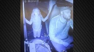 «Είσαι απαγωγέας;»: Σοκάρει το βίντεο με τις τελευταίες στιγμές της 7χρονης που δολοφονήθηκε από κούριερ 