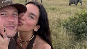 Dua Lipa: Οι φήμες για γάμο στο Παλέρμο τον Ιούνιο