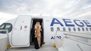 Το Άγιο Φως έφτασε στην Κύπρο με ειδική πτήση της AEGEAN