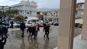 Ενώπιον Eισαγγελέα οι τρεις συλληφθέντες για τον θάνατο της 19χρονης στην Κεφαλονιά
