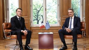 Στο Μέγαρο Μαξίμου ο Mακρόν: «Μπορείτε να βασιστείτε πάνω μας»
