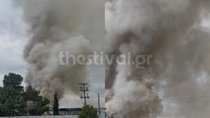 Φωτιά σε εταιρεία ανακύκλωσης στο Ωραιόκαστρο, ήχησε το 112 για τους καπνούς 