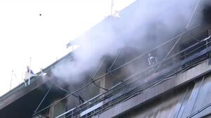 Τραγωδία στον Κολωνό: Δύο νεκροί από φωτιά σε πολυκατοικία 