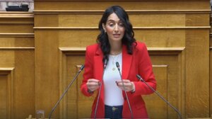 Κ. Σπυριδάκη: "Η Ανάσταση η πιο βαθιά υπενθύμιση ότι το φως βρίσκει πάντα τον δρόμο του"