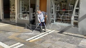 Αφρικανική σκόνη: Βγήκαν τα λάστιχα, εν αναμονή του δεύτερου “κύματος” – Πιέζεται το δίκτυο, SOS από τη ΔΕΥΑΗ