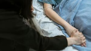 Σοκ: Ανήλικη κατέρρευσε μετά από κατανάλωση αλκοόλ και ουσιών - 5 συλλήψεις
