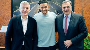 H Ελληνική Ολυμπιακή Επιτροπή επιβραβεύει τον Εμμανουήλ Καραλή για το ασημένιο στο Παγκόσμιο Πρωτάθλημα