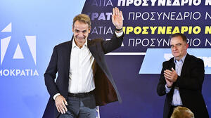 O Κ. Μητσοτάκης στο Προσυνέδριο της ΝΔ: «Τα 36 δισ. ευρώ από το Ταμείο Ανάκαμψης δεν θα είχαν επενδυθεί χωρίς το επιτελικό κράτος»