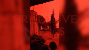 Μονή Βροντησίου: ένας ορίζοντας σαν αίμα