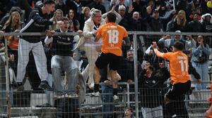 Στα... κάγκελα η μαμά του Νους μετά το γκολ! (φωτο)