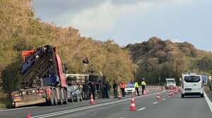 Ανατροπή νταλίκας στον ΒΟΑΚ στο ύψος της Αγίας Πελαγίας 