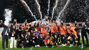 Απολαύστε την μεγάλη στιγμή: Η απονομή στον κυπελλούχο ΟΦΗ!