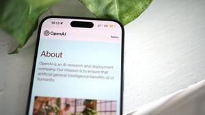 Παρακολουθεί η OpenAI τις συζητήσεις μας με το ChatGPT; Μια σύλληψη στο Στρασβούργο δίνει απάντηση