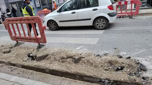 Ηράκλειο: Εργασίες εγκατάστασης οπτικών ινών στην Καλοκαιρινού - Βίντεο και φωτογραφίες