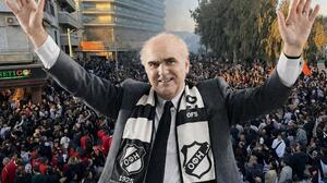 Μόνον ο Ανδρέας Παπανδρέου έλειπε από την Πλατεία!