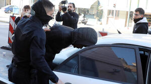 Λιοσίων: Ποινική δίωξη για δύο κακουργήματα στον οδηγό που παρέσυρε και εγκατέλειψε την 16χρονη