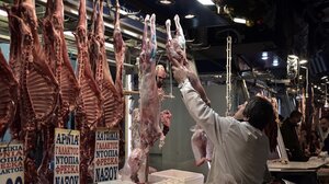 Πασχαλινό τραπέζι: 50 ευρώ ακριβότερο σε σχέση με πέρυσι