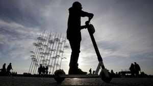 Πατίνια: Από μέσο μεταφοράς σε παιχνίδι… με τη “φωτιά” – Πάνω από 400 παιδιά στο νοσοκομείο μέσα σε ένα χρόνο