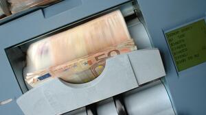 ΕΕΚΕ: Προσοχή σε παράνομες χρεώσεις και πρακτικές κατά το άνοιγμα τραπεζικών λογαριασμών
