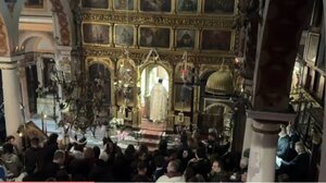 Πολυέλαιοι σείστηκαν στην Πρώτη Ανάσταση – Πότε αναμένεται το Άγιο Φως